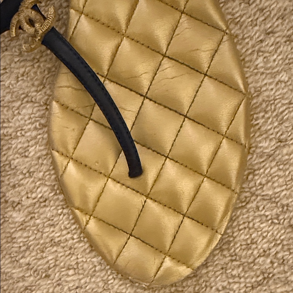 CHANEL Gold and Black Quilted Sandals - Picture 4 of 10